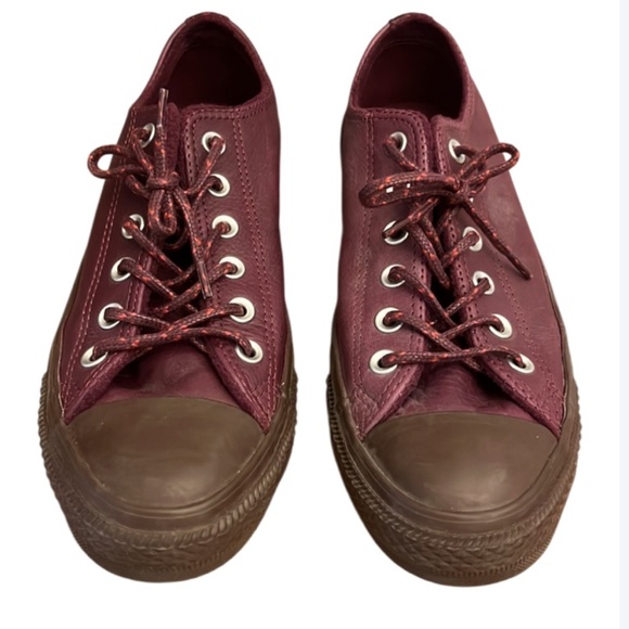 CONVERSE ALL STAR BURGUNDY LEATHER SNEAKER - Women’s 9 - Picture 2 of 11